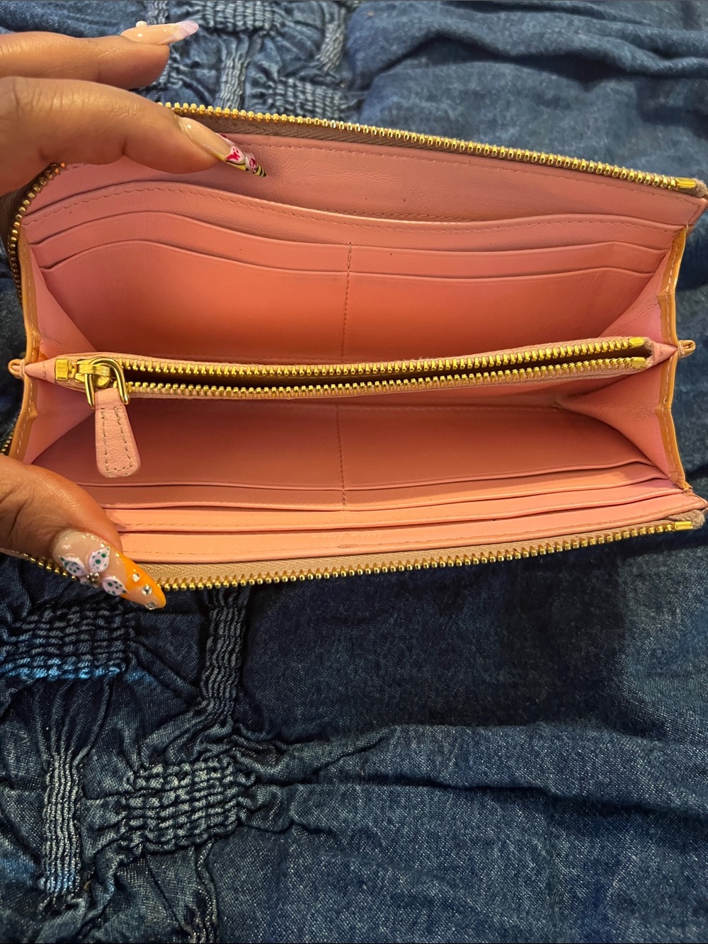 Miu Miu Peach/ Nude Patent Leather Bow Zip Around Project Wallet - Picture 8 of 9